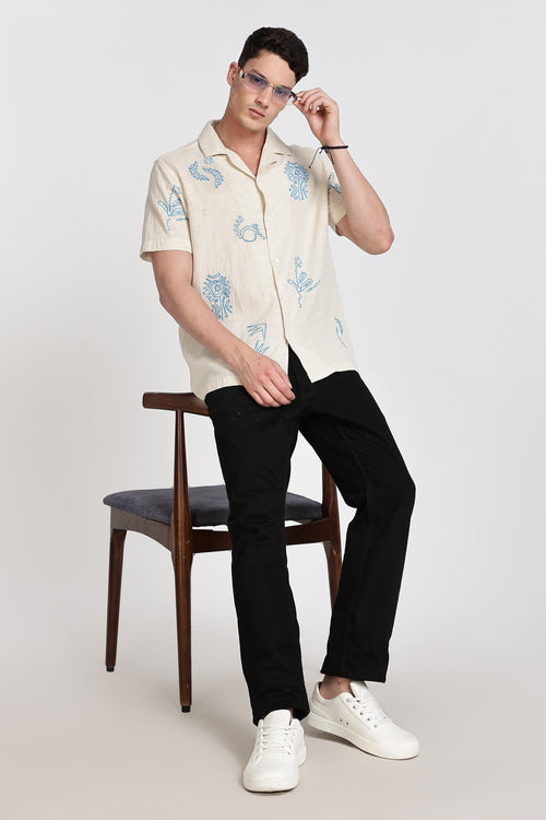 CONTRAST EMBROIDERY. RESORT SHIRT